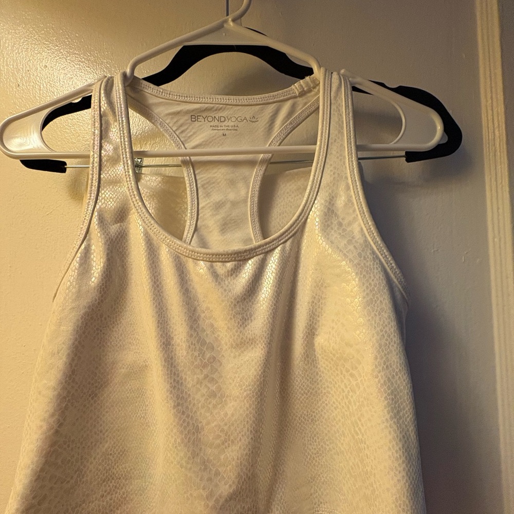 Beyond Yoga Viper First Class Tank in White Viper - Picture 2 of 3